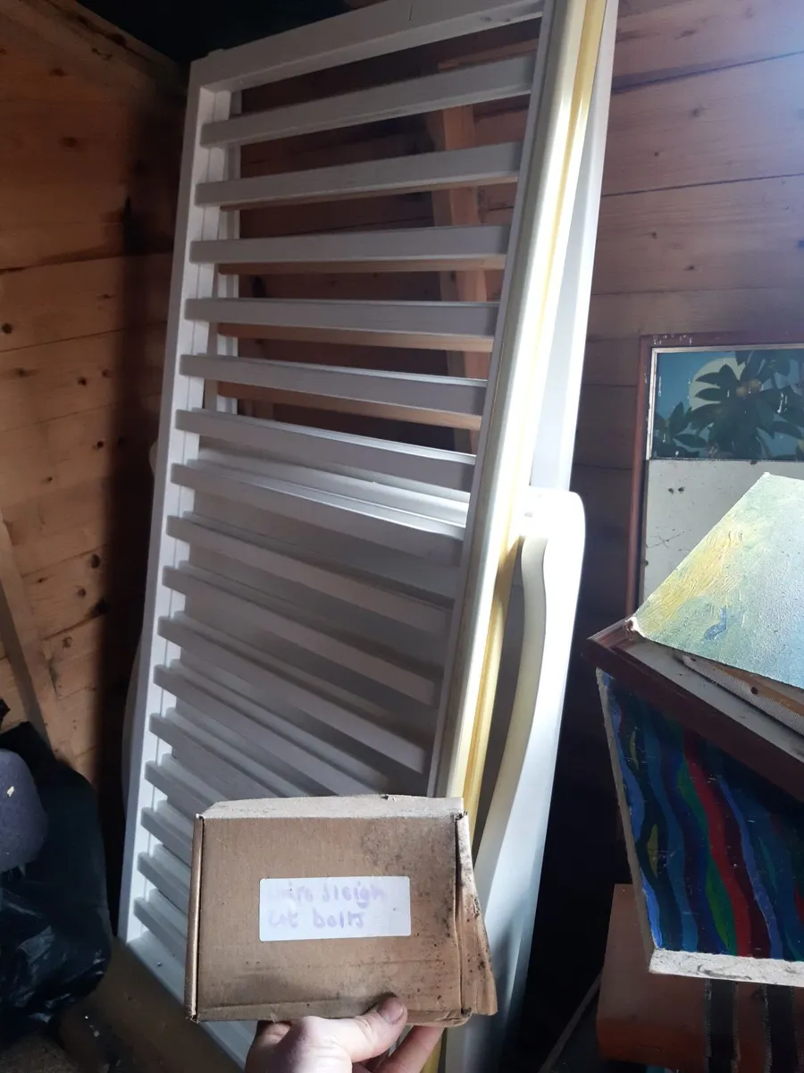White cot, baby, wooden. FREE - Image 3