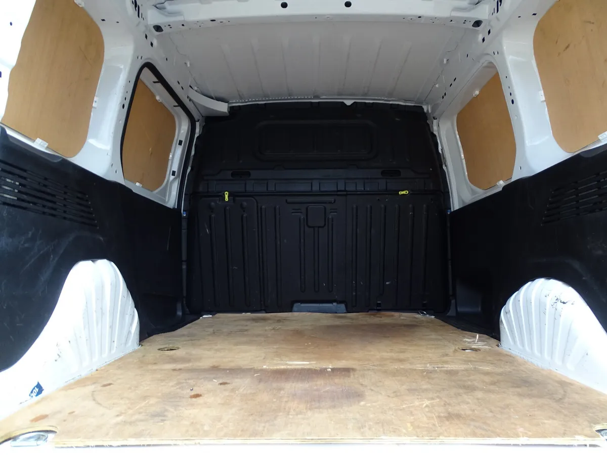 2021 Peugeot Partner Small Panel Van - Image 3