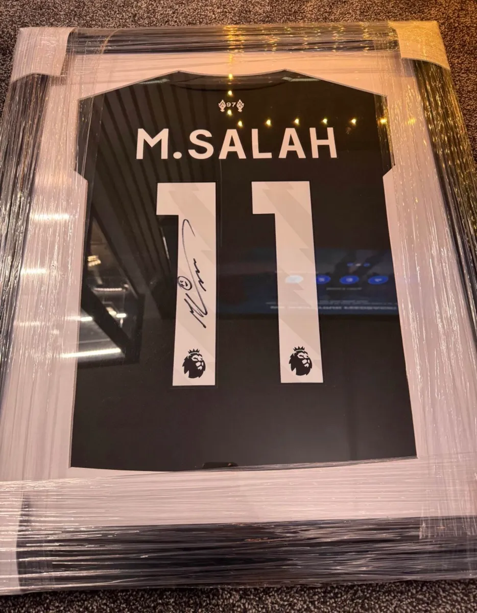 Mo Salah signed framed jersey - Image 3