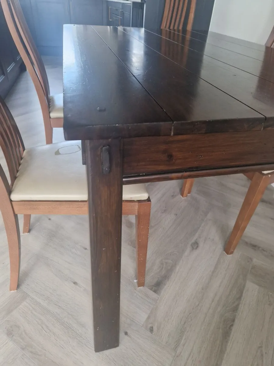 Kitchen table - Image 1