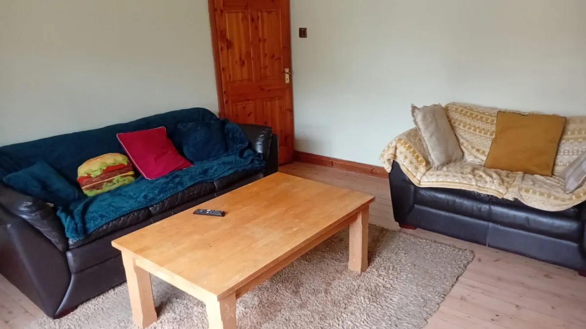 Livingroom furniture - Image 1