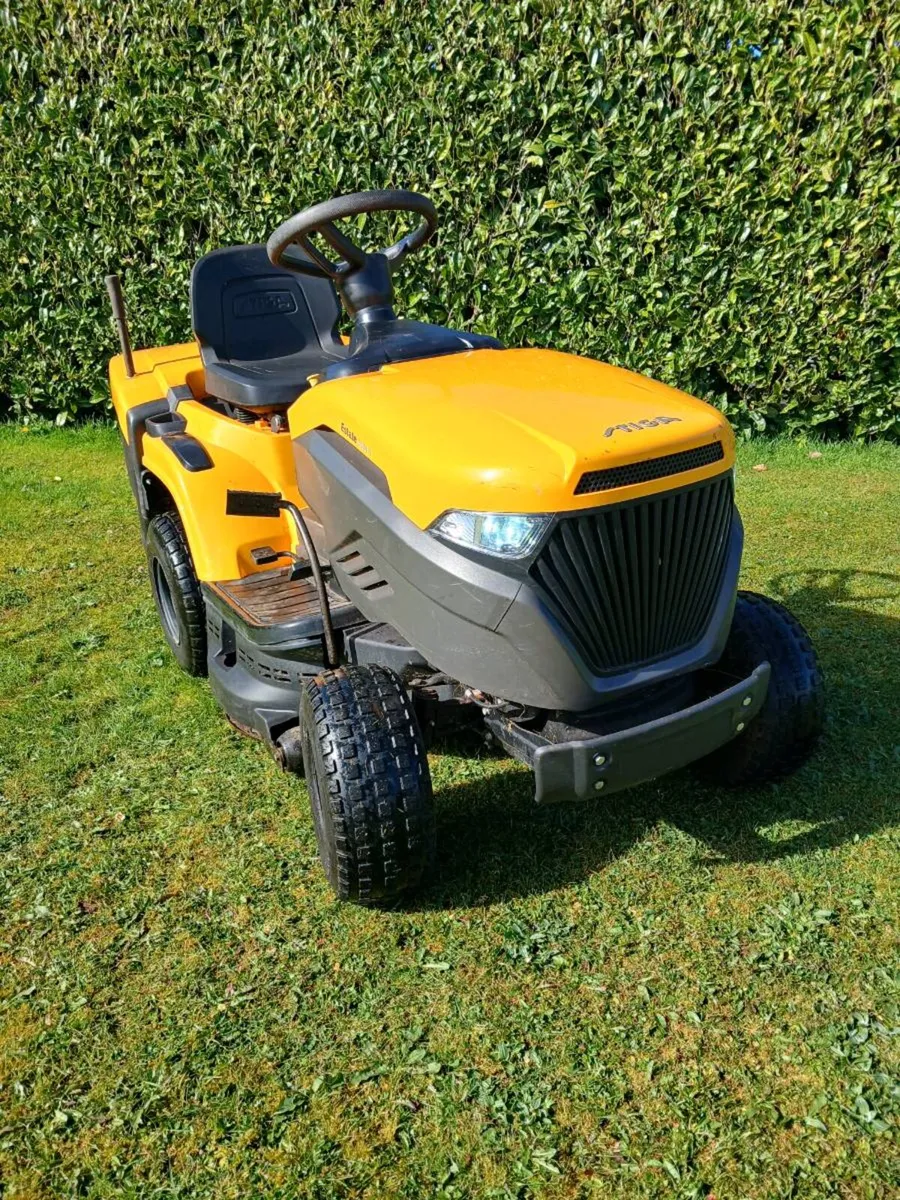 Stiga hydrostatic Briggs and Stratton engine - Image 3