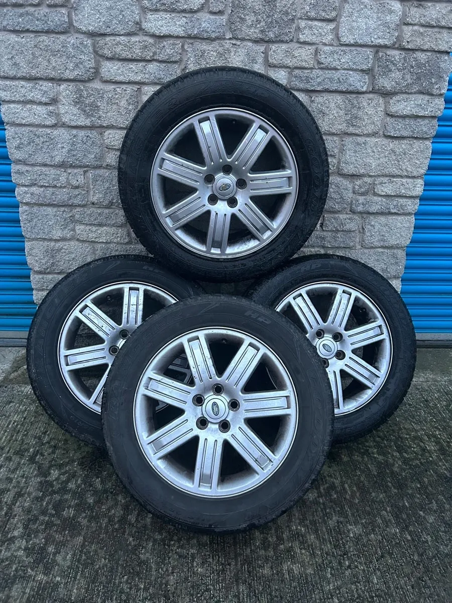 Range Rover Vogue Alloys - Image 1