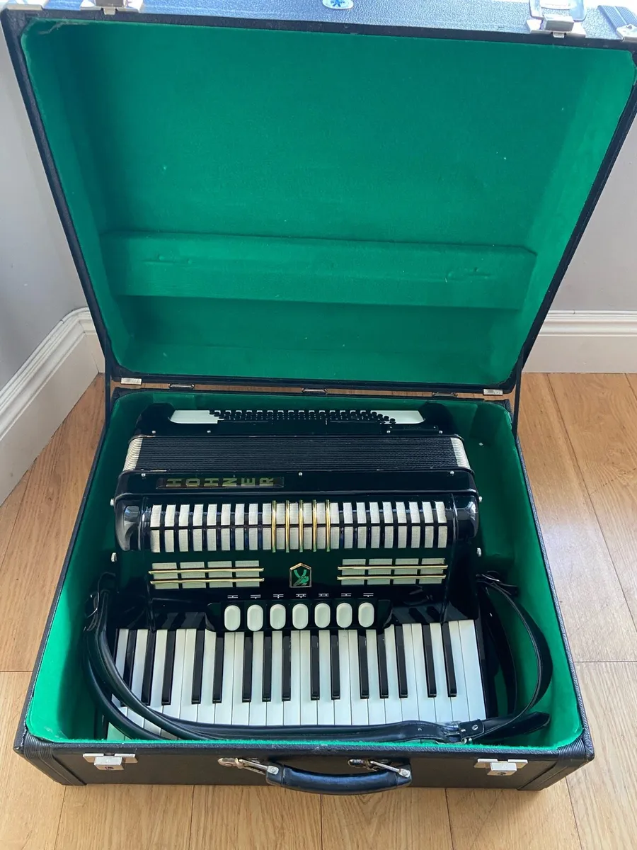 Piano Accordion - Image 1
