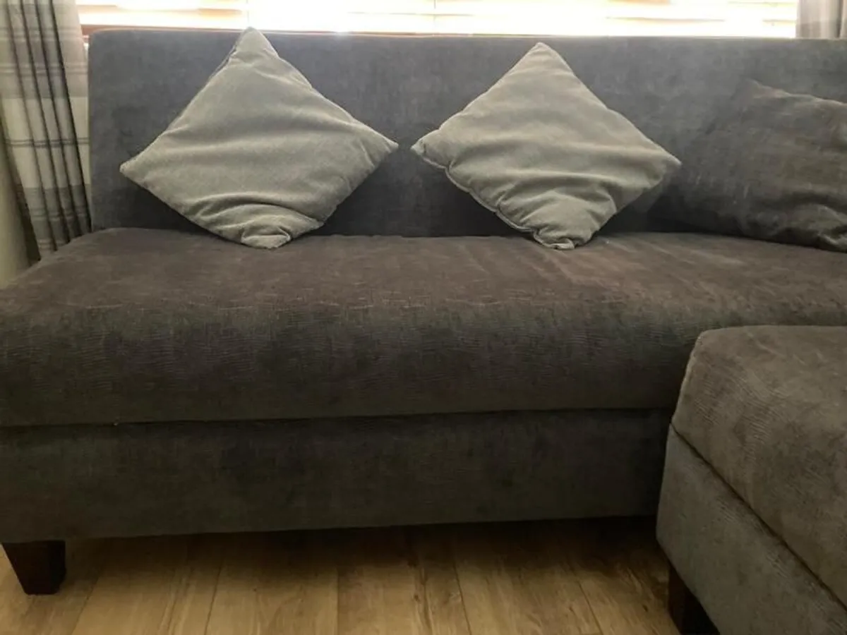 L shaped sofa - Image 1