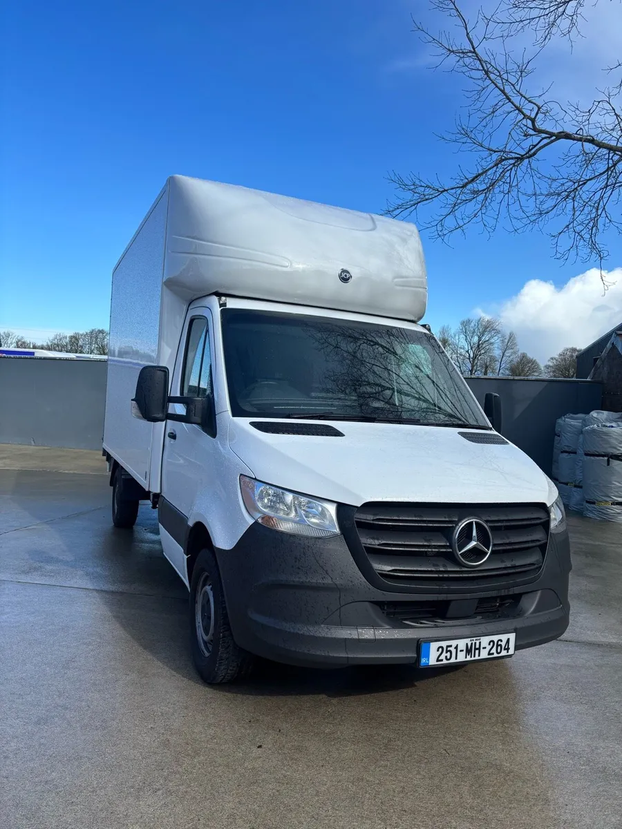 Mercedes-Benz sprinter Luton body van - Image 1