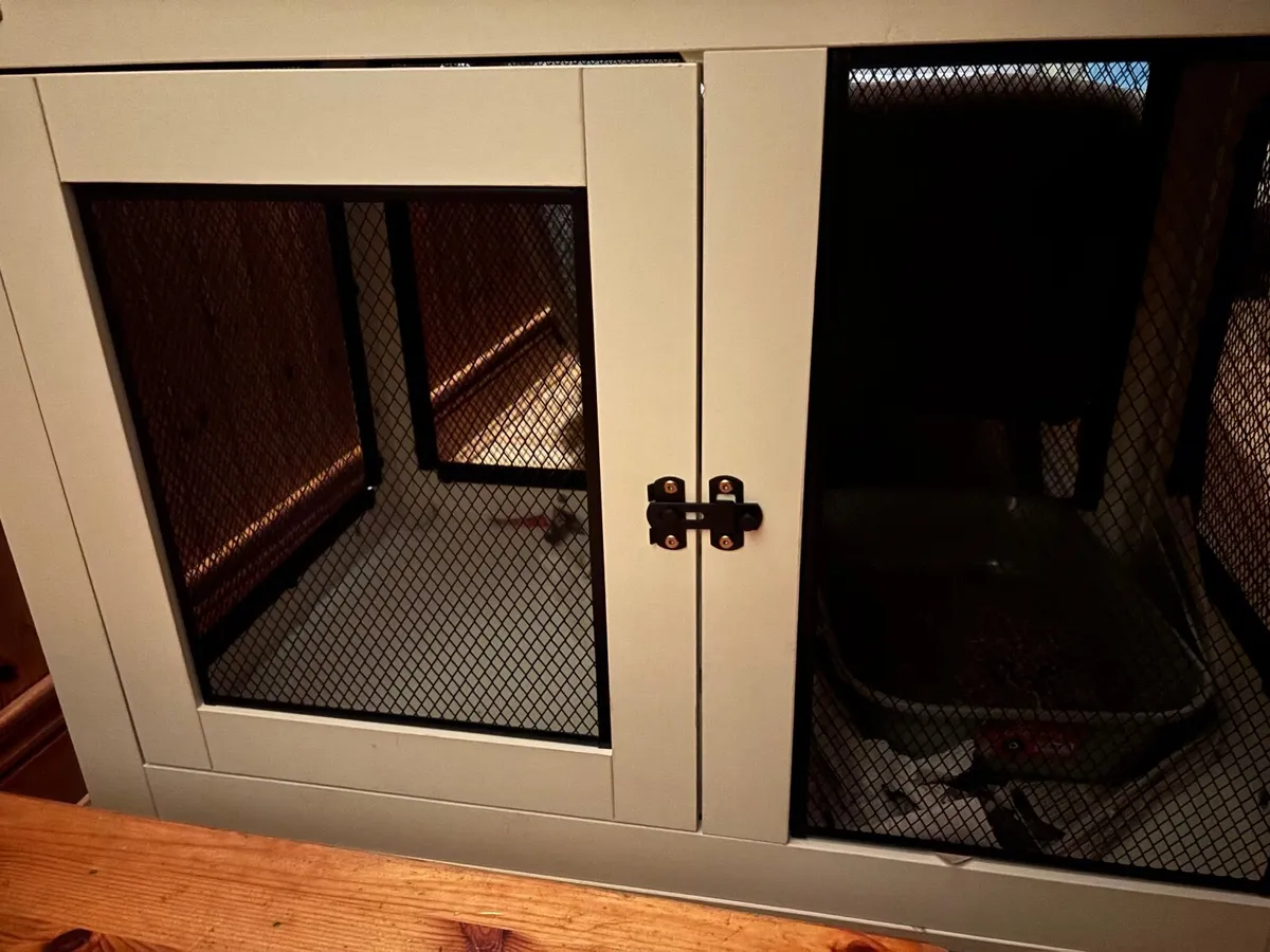 Paw Hut 2 in 1 White Furnitue Dog Crate w. cushion - Image 1