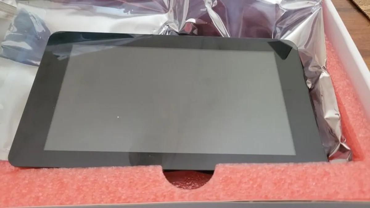NEW and unused, Raspberry Pi 7" Touchscreen Display - Image 2