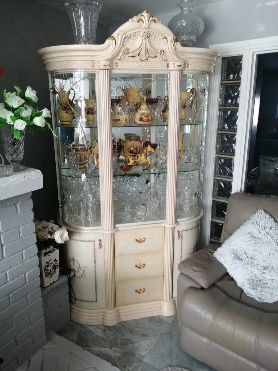 Display cabimet - Image 1