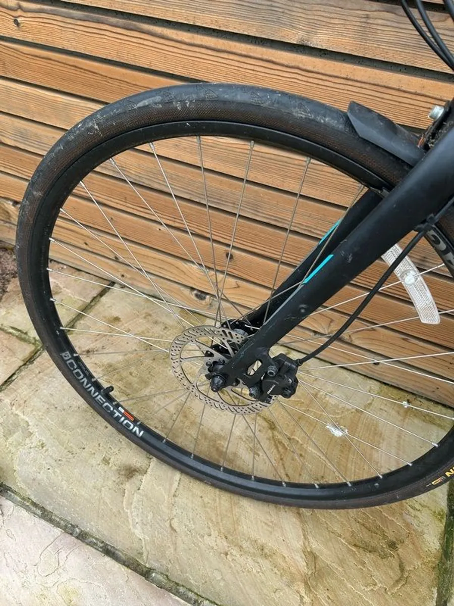 Trek FX2 road bike - Image 3