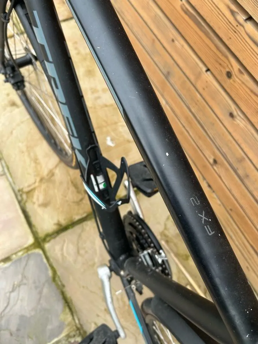 Trek FX2 road bike - Image 4