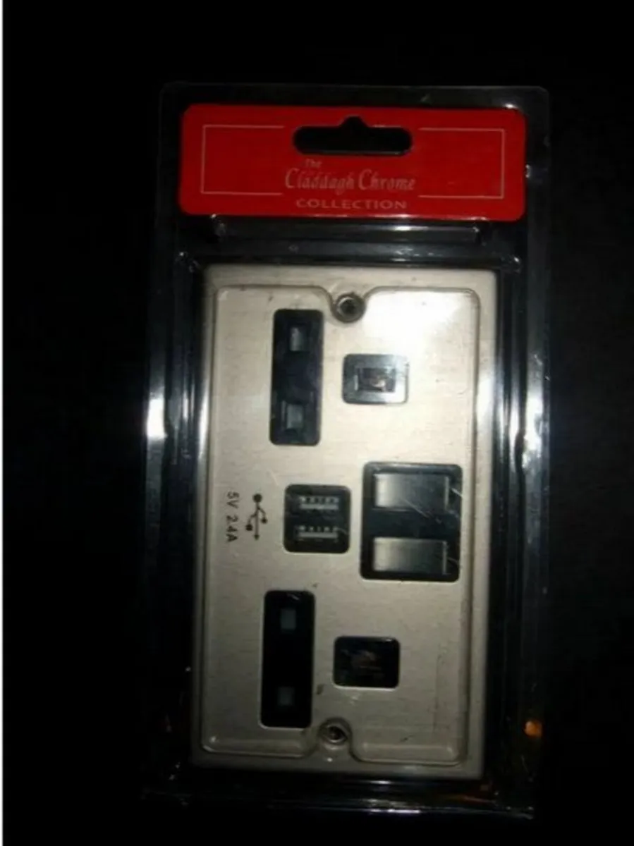 BNIB Satin Chrome 13A Twin Socket with 2 USB Ports - Image 3