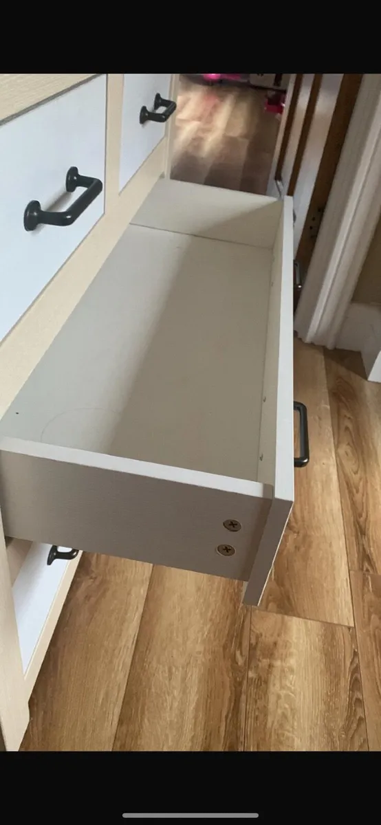 Changing table - Image 3