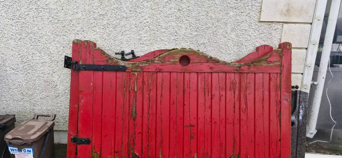 Entrance gates - Image 3