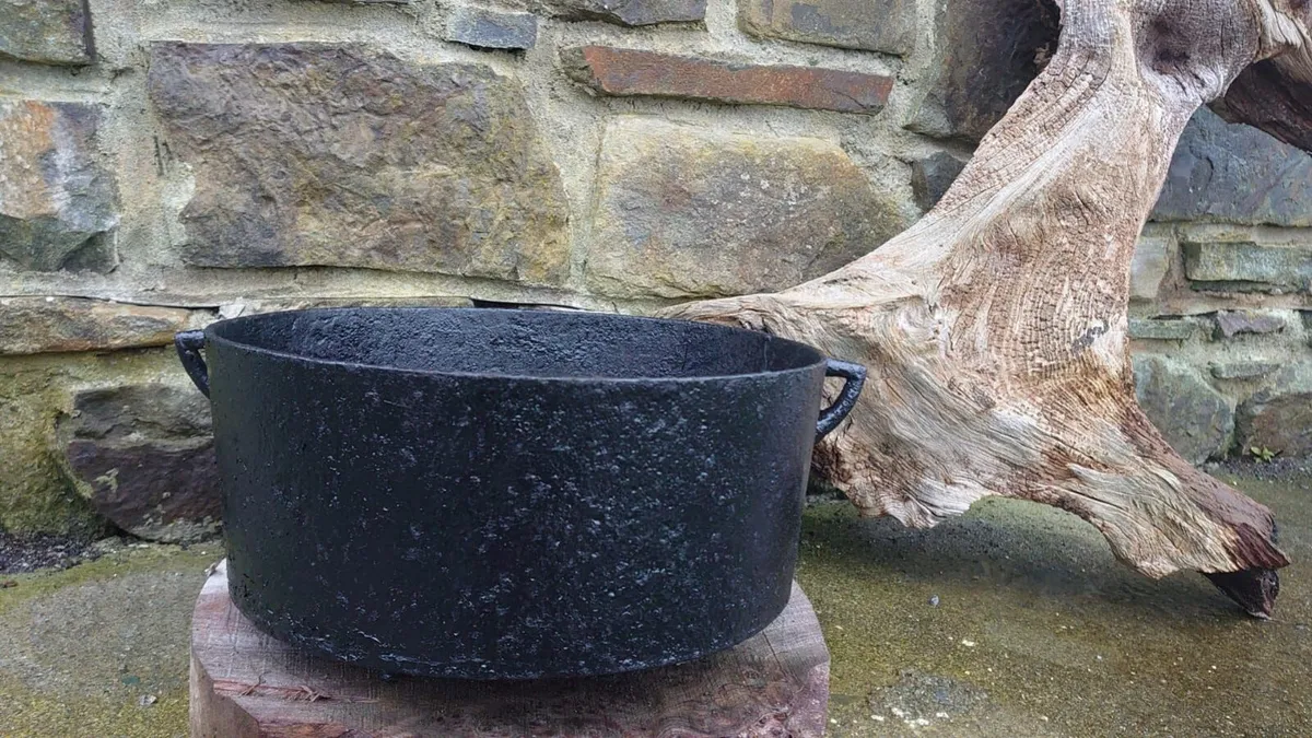 Antique Vintage black  Pot skillet fireplace rusti - Image 4