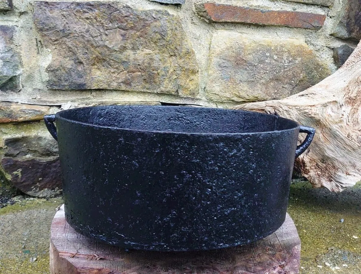 Antique Vintage black  Pot skillet fireplace rusti - Image 1