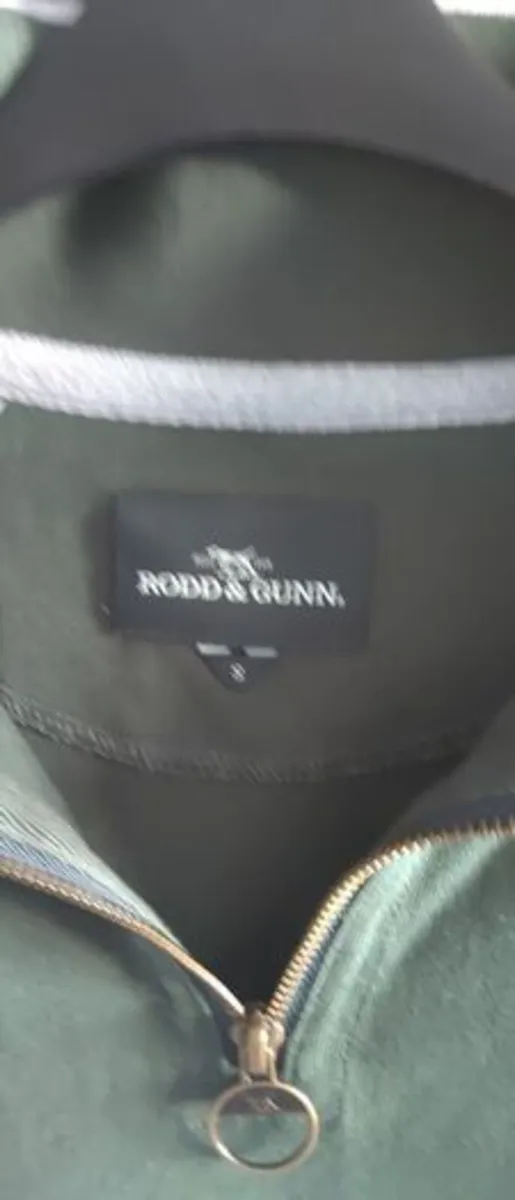 Rodd and Gunn sweatshirt like new worn once - Image 4