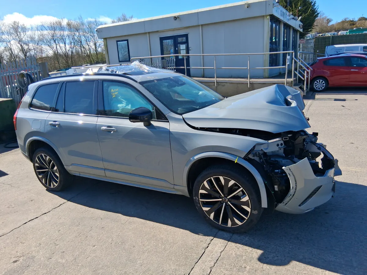 2025 VOLVO XC90 (FOR PARTS ONLY) - Image 3
