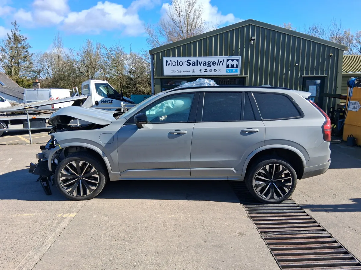 2025 VOLVO XC90 (FOR PARTS ONLY) - Image 1