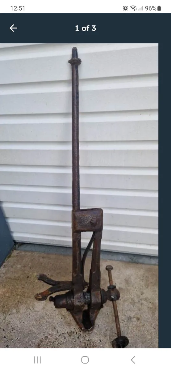 Vintage blacksmiths vice - Image 1