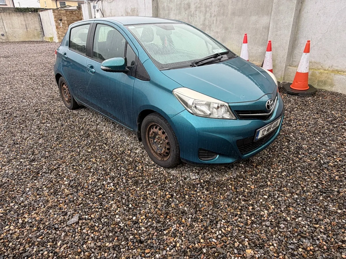 2012 Toyota Yaris read add - Image 1