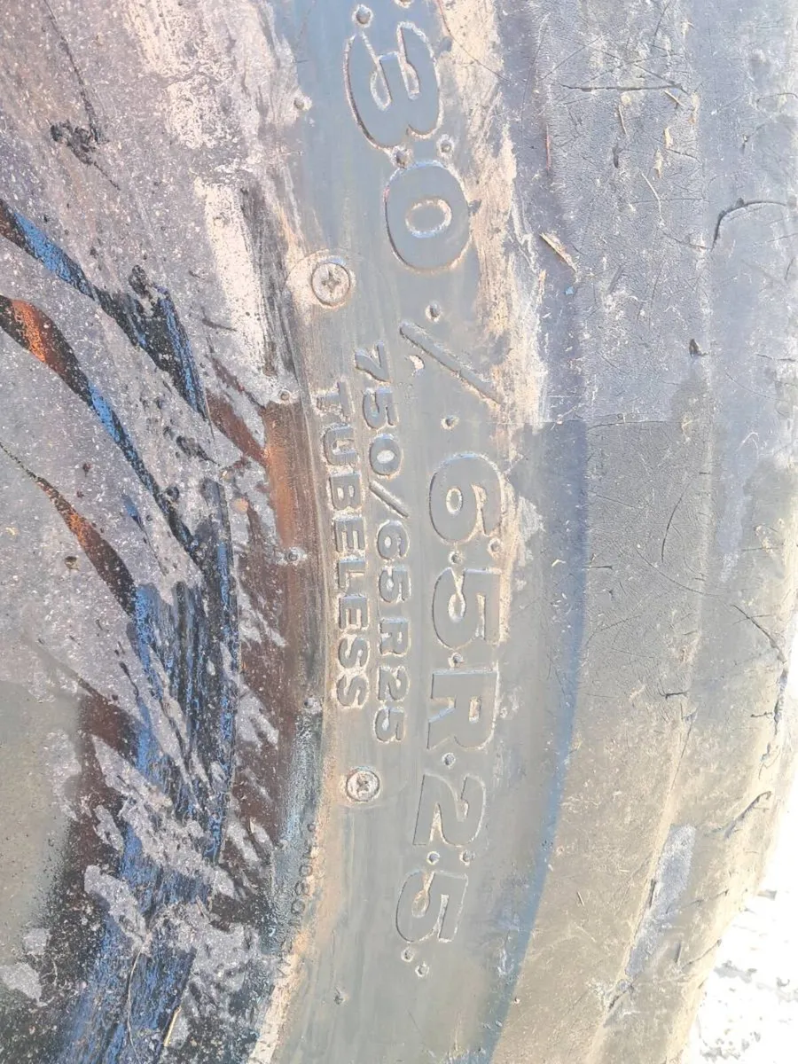 Volvo A30G Tyre - Image 4