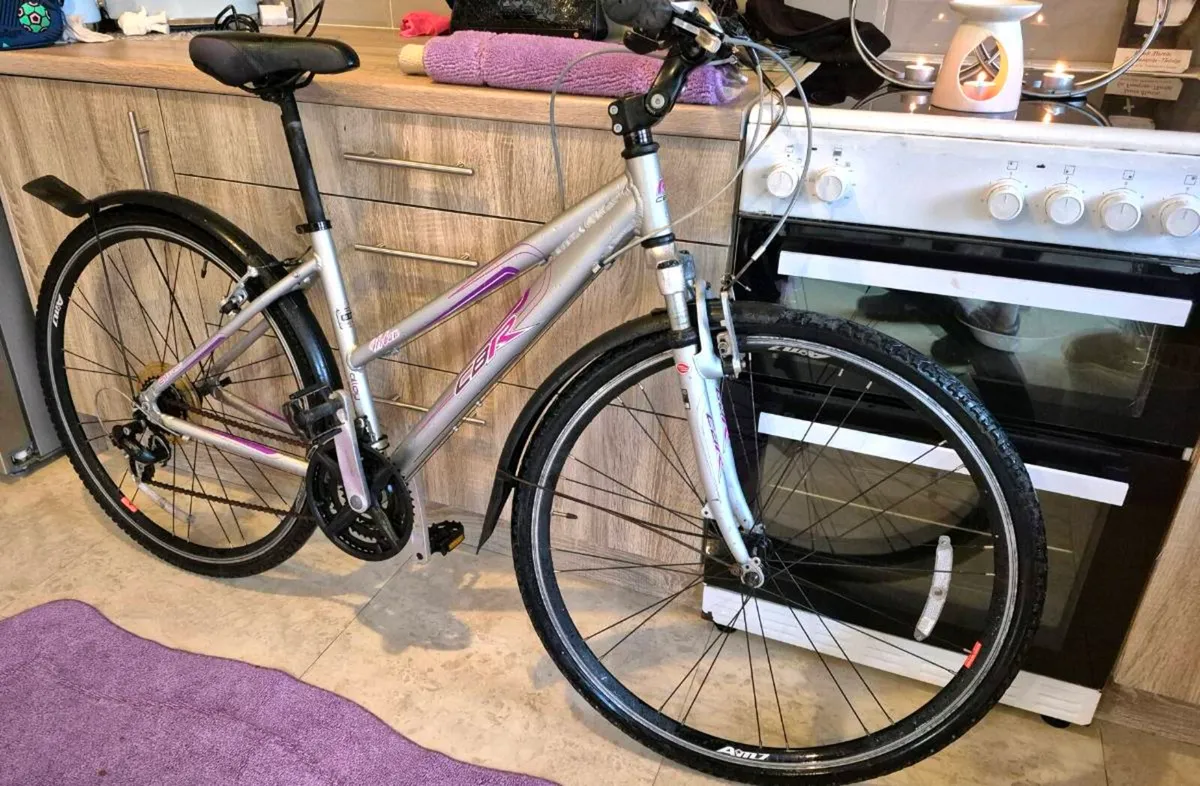 ADULTS LADIES RALEIGH BIKE 18-IN FRAME SIZE/ ALLOY - Image 4