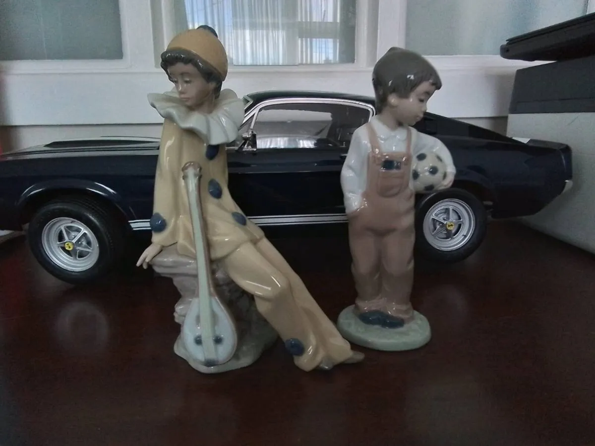 Two NAO pieces - Image 1