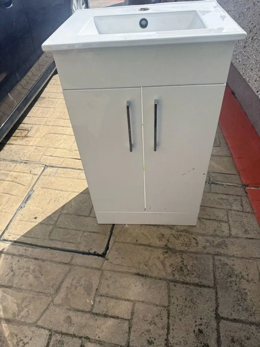 bathroom sink - Image 1