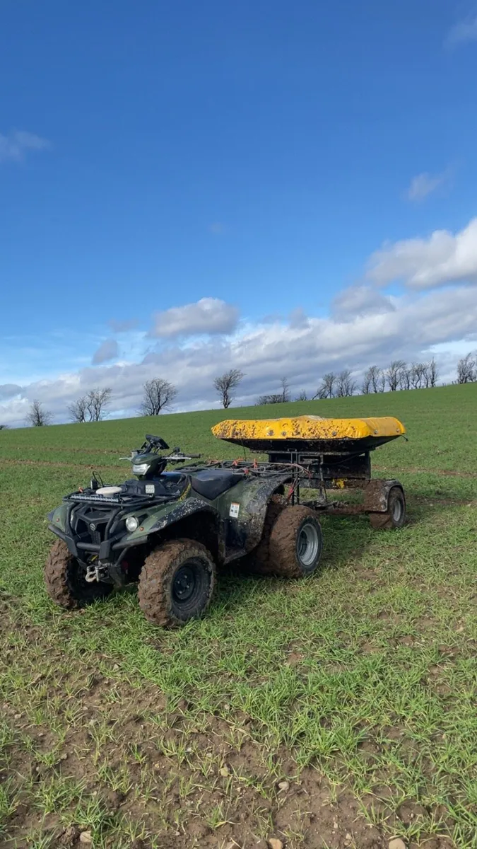 Fertilizer spreading - Image 1