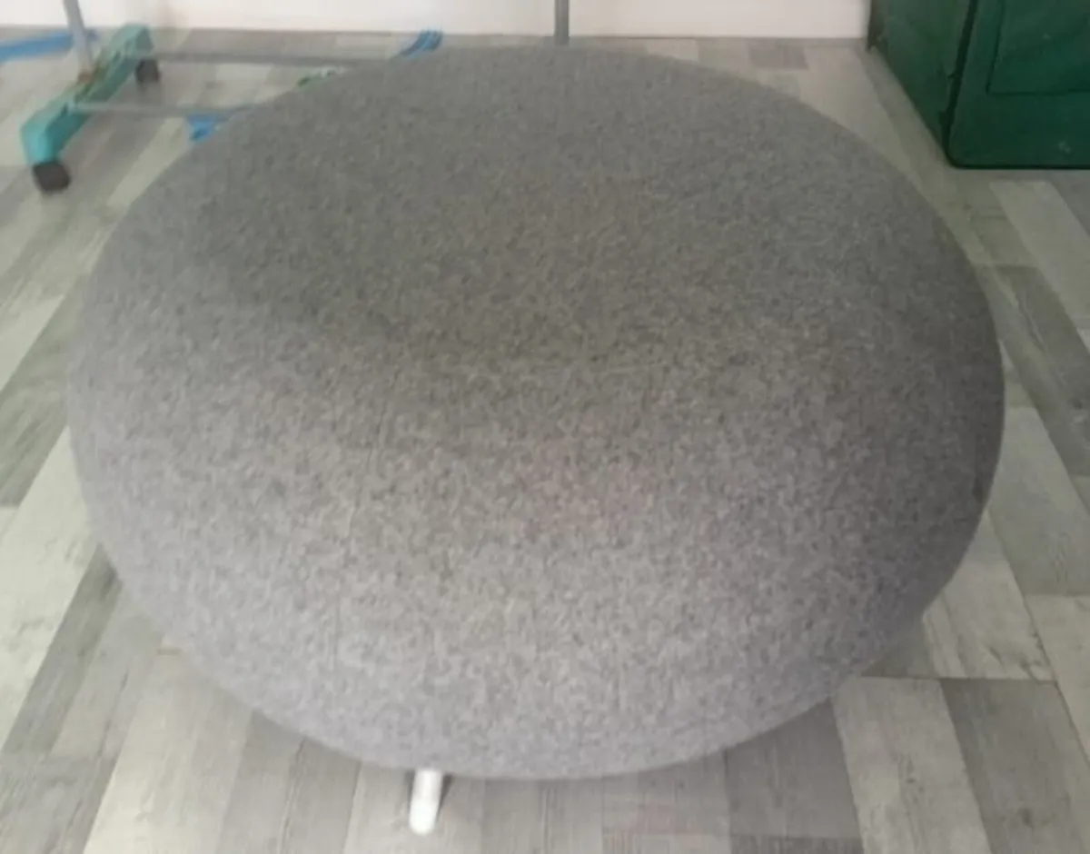 Pouffe - Image 1