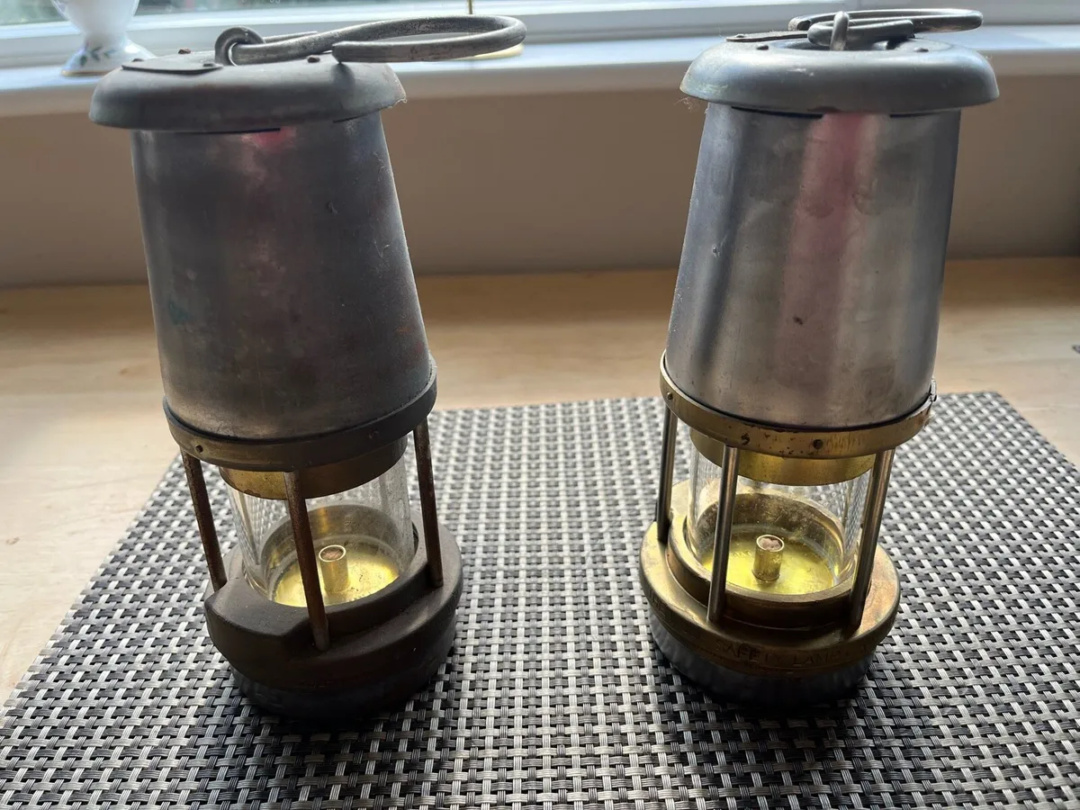 2 Vintage Parafin Lamps. - Image 1