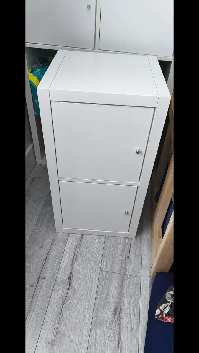 Shoe cabinet and small kallax with doors - Image 1