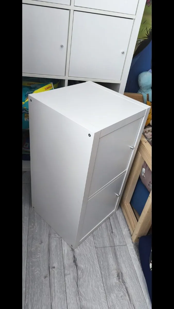 Shoe cabinet and small kallax with doors - Image 2