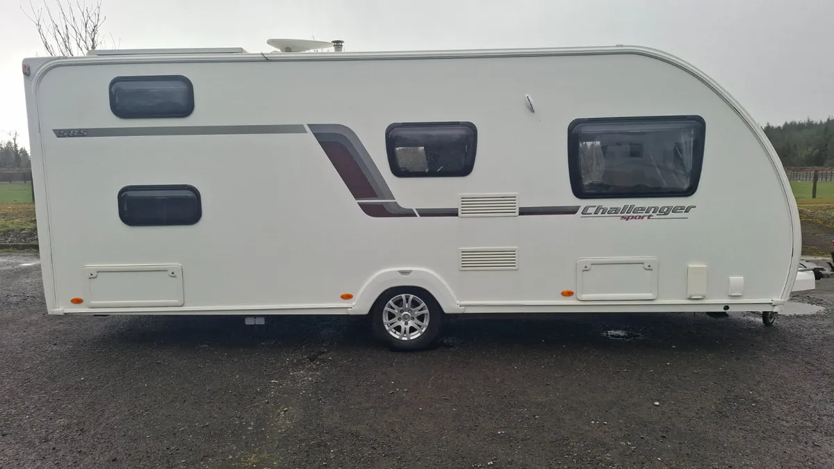 Swift Challenger 6 berth caravan - Image 1