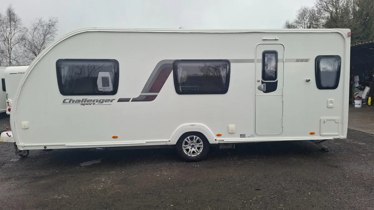 Swift Challenger 6 berth caravan - Image 4