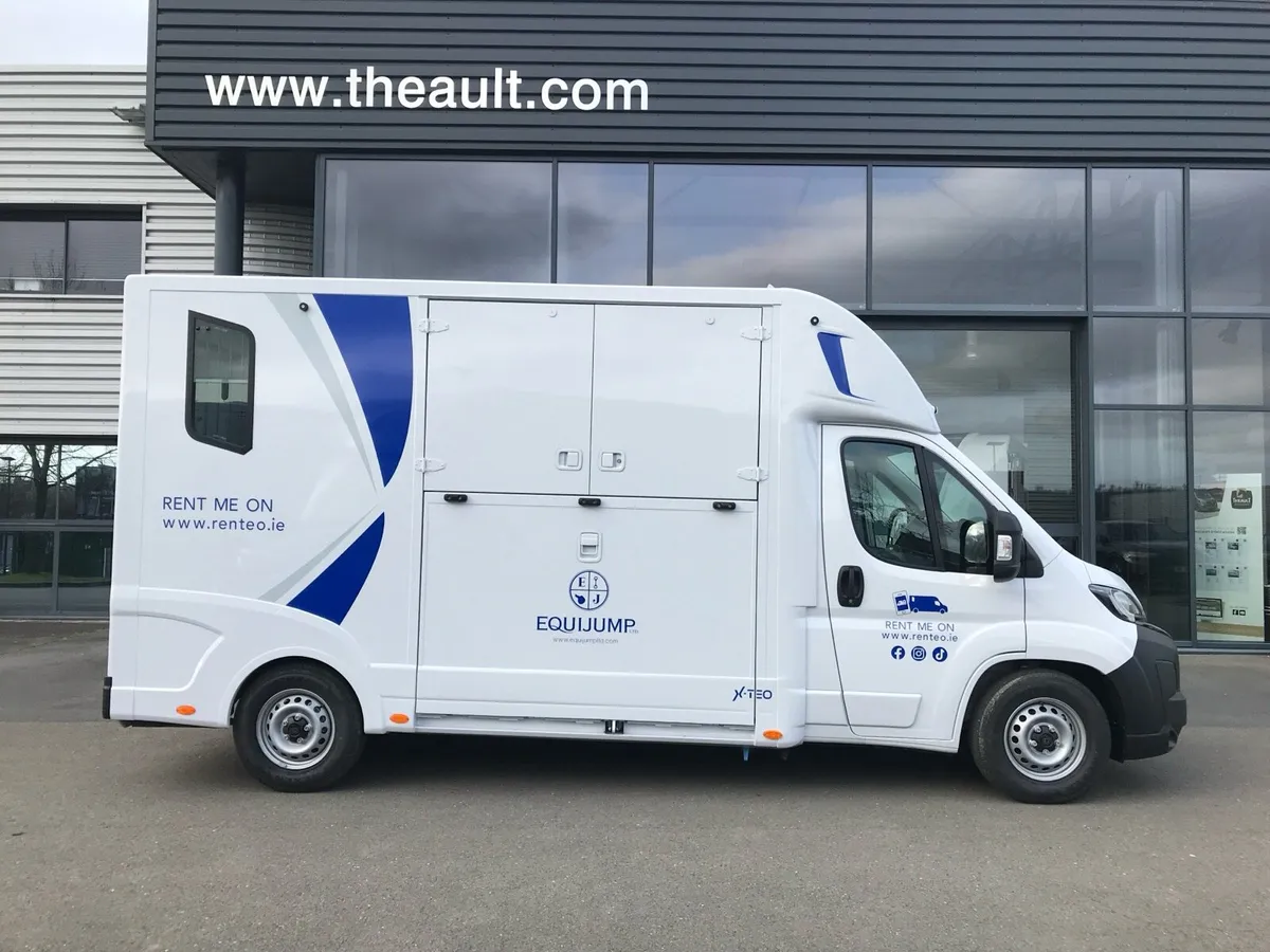 3.5 T Horse Box - Image 1