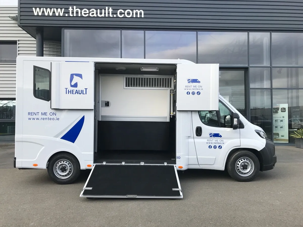 3.5 T Horse Box - Image 2