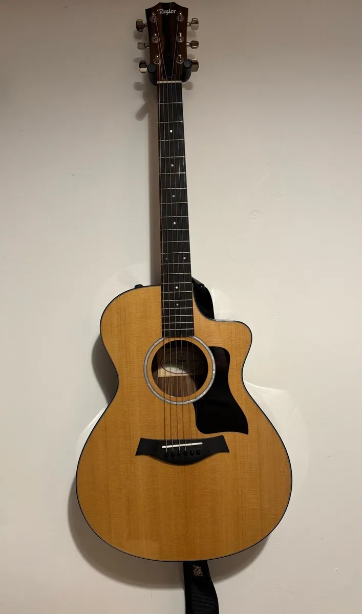 Taylor 212ce Plus - Image 1