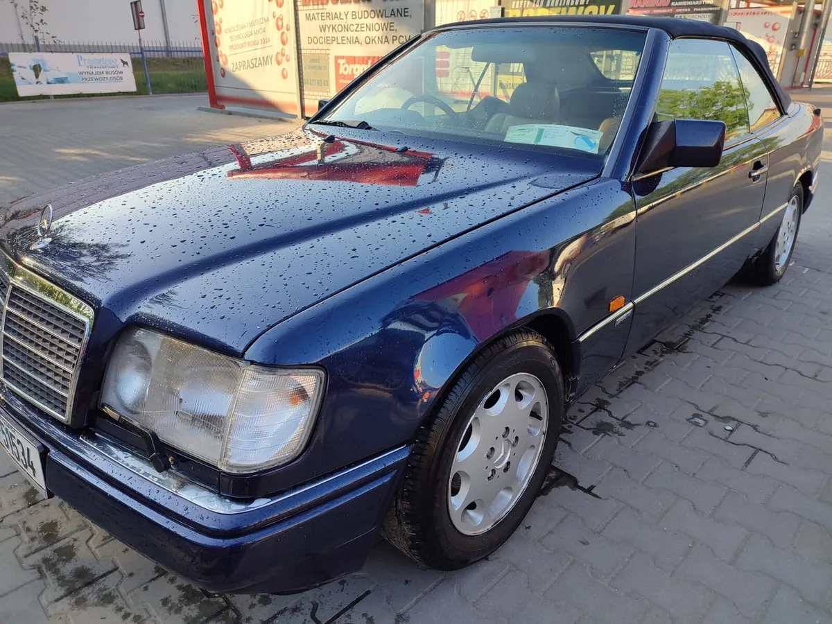 Mercedes W124 E320 Sportline Convertible - Image 4