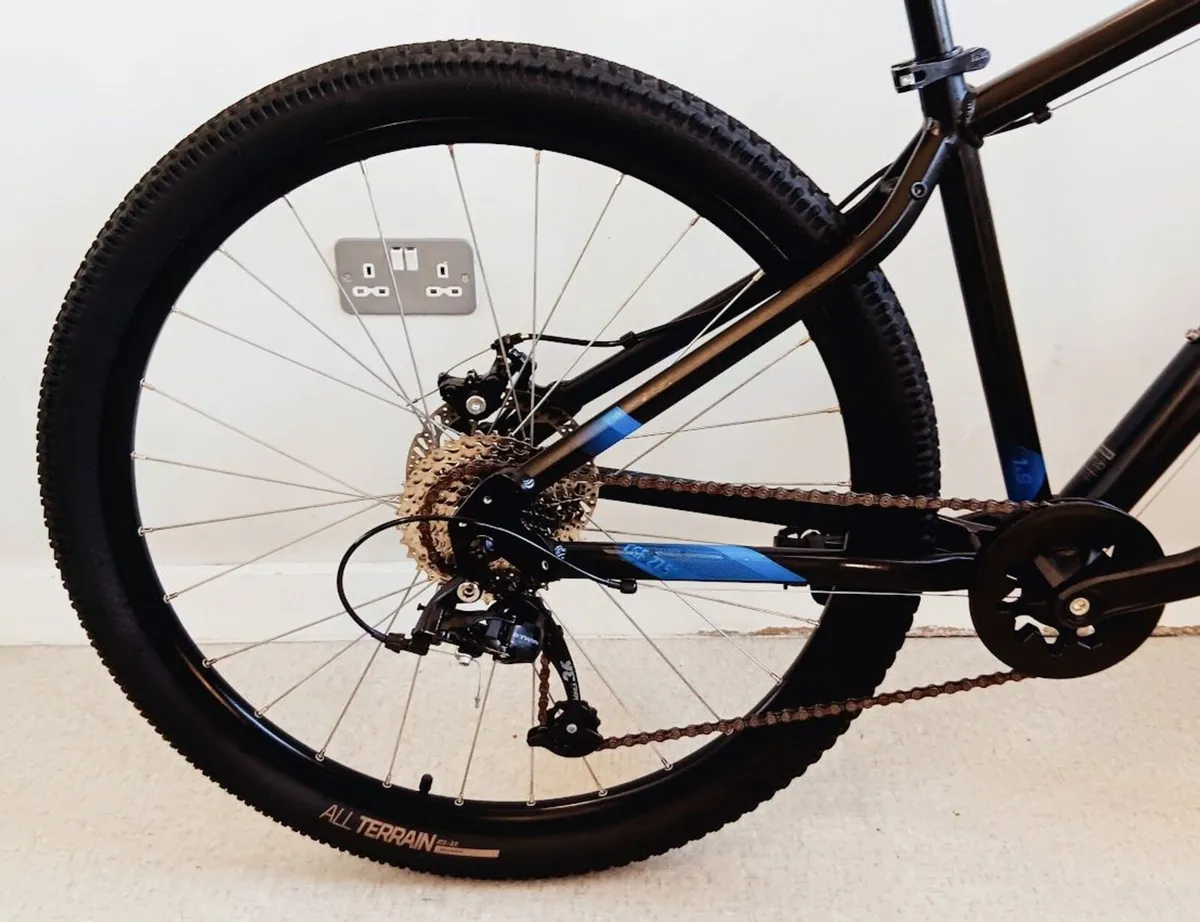 Rockrider mountain bike like new + lock - Image 3