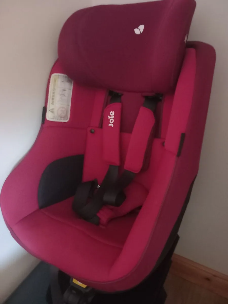 Joie swivel 360 car seat - Image 2