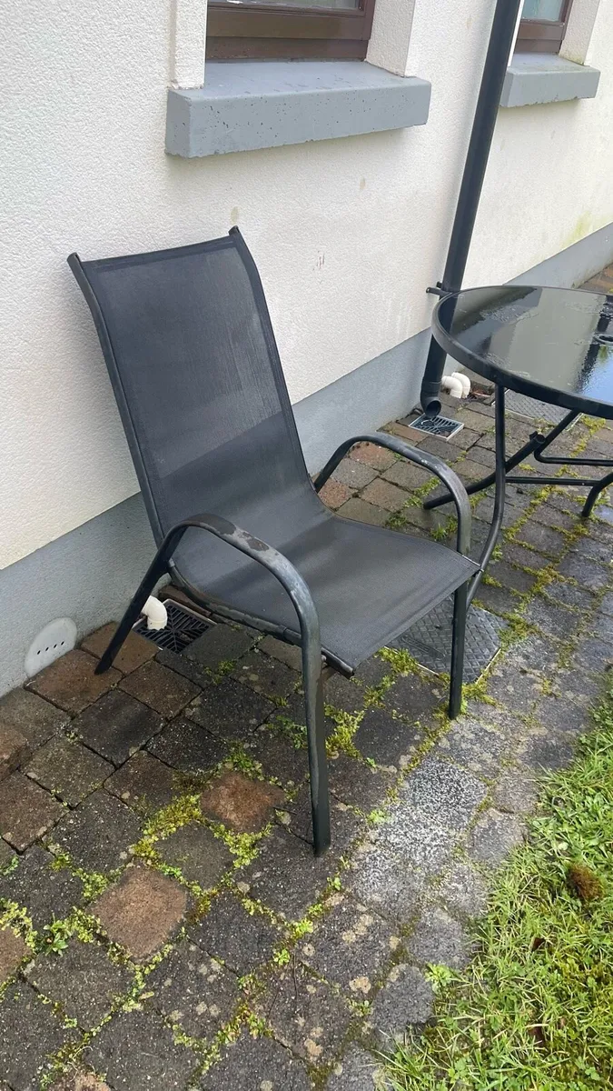 4 garden chairs & table - Image 3