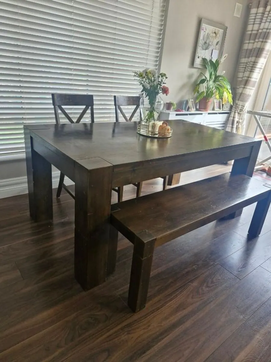 Dining table - Image 1