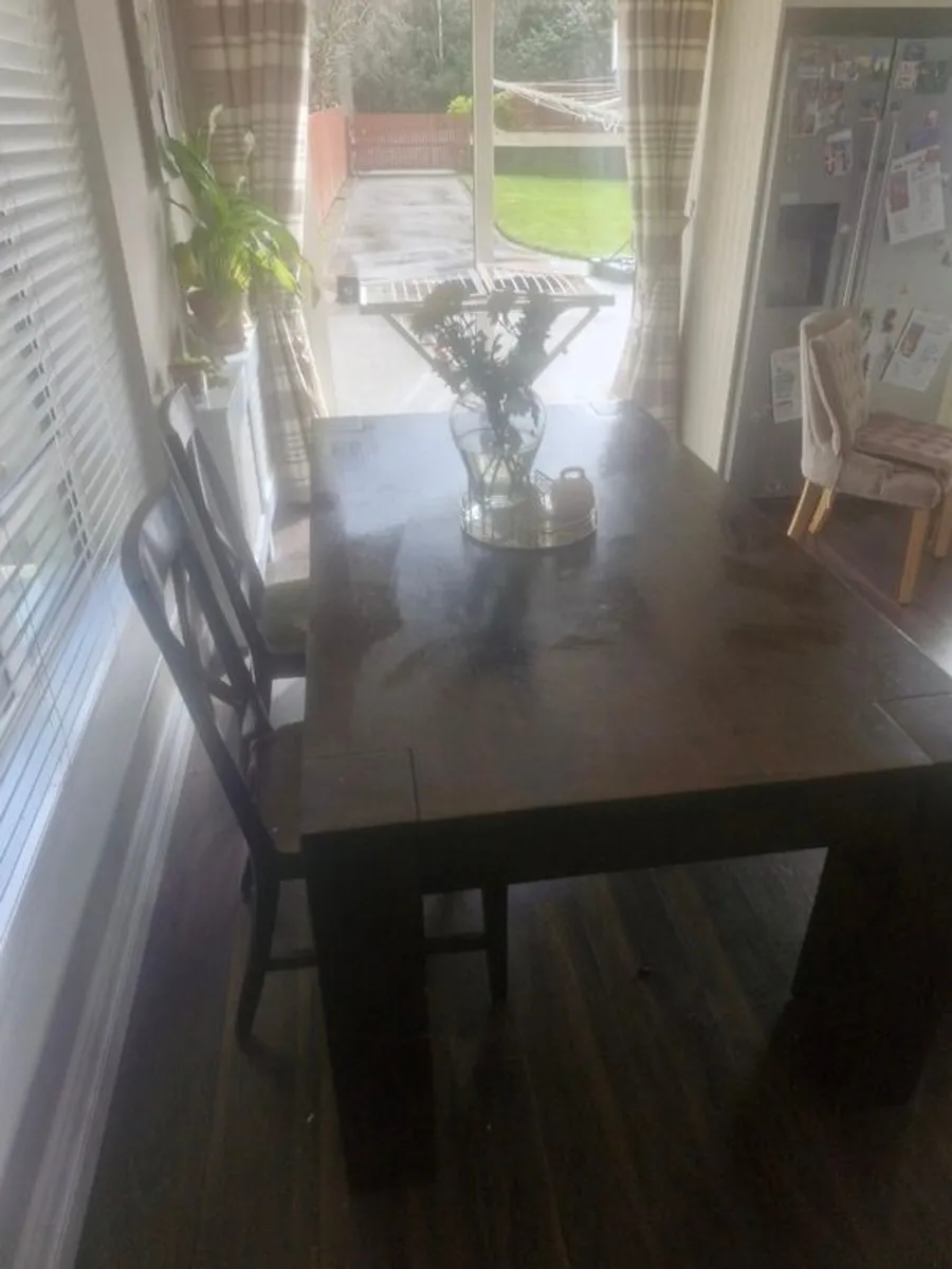 Dining table - Image 2