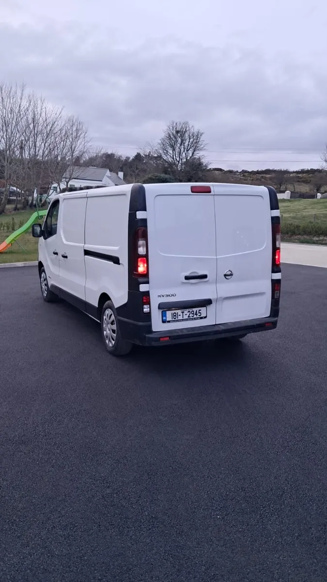 Nissan nv300 - Image 4