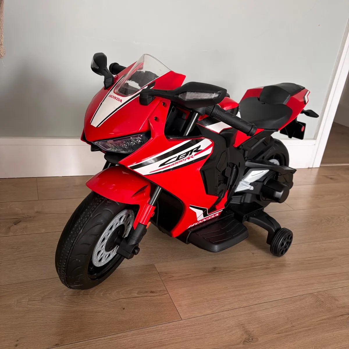 Electric motorbike - Honda CBR Motorcycle 6V Elect - Image 1