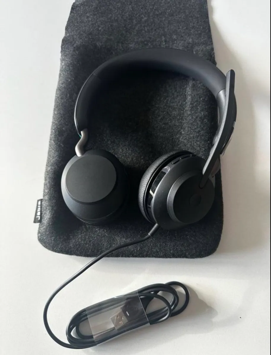 Jabra Evolve2 40 Headset - Image 1