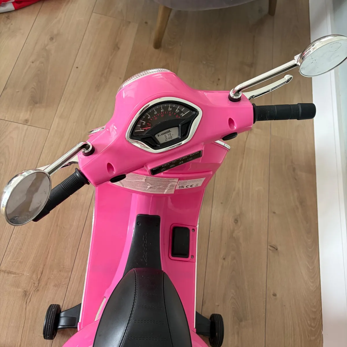 Vespa Gts Super Scooter 7.2V Electric Ride On Pink - Image 2