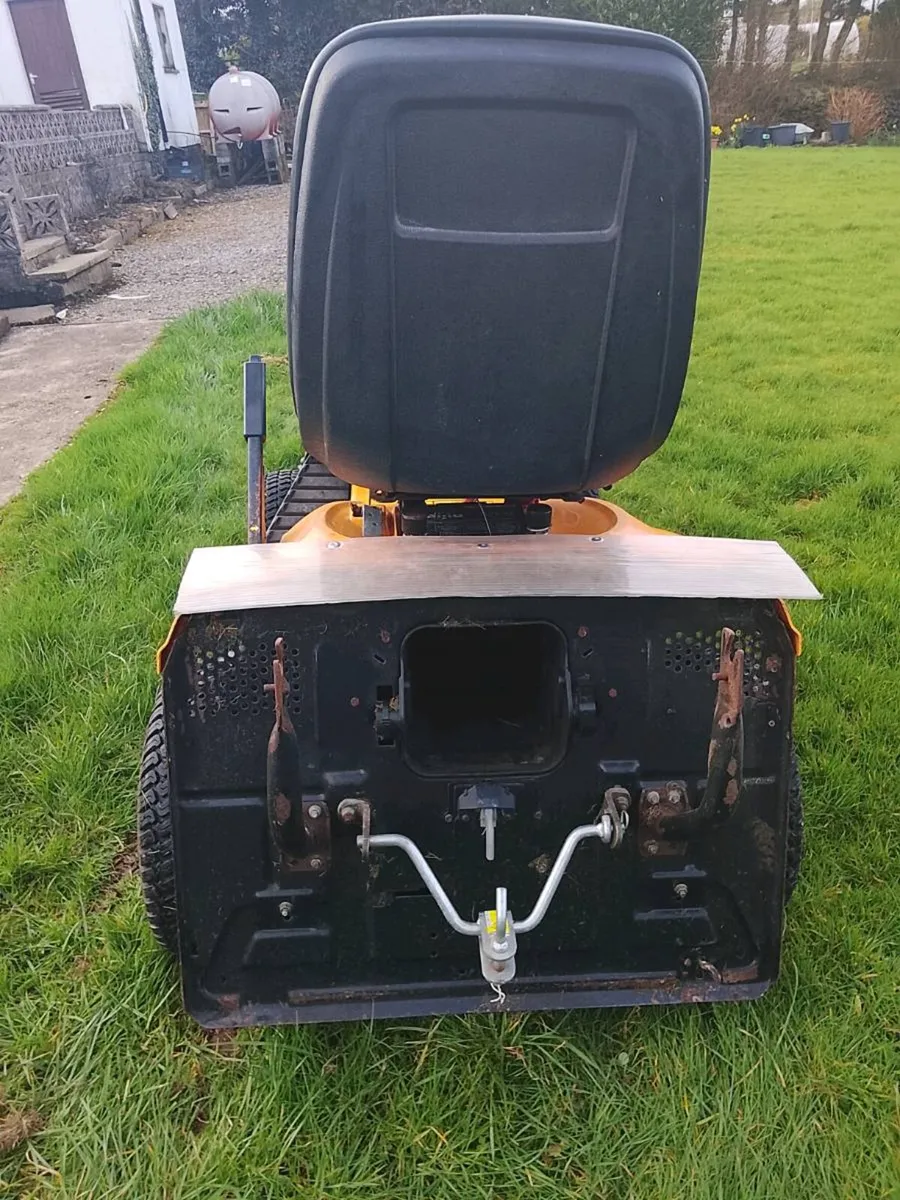 Ride on lawn mower - Image 4